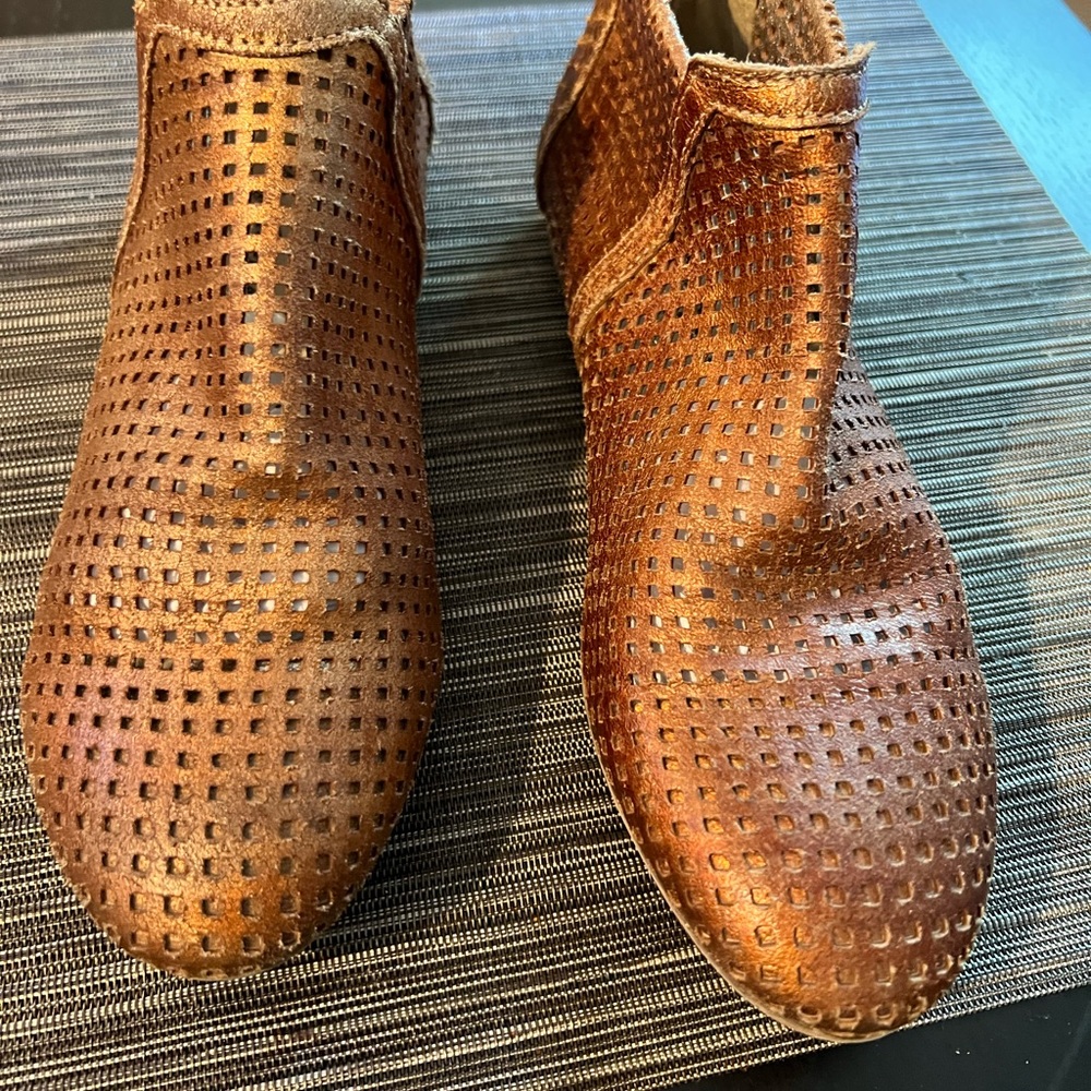 FREE PEOPLE
Chelsea Styled
Lavorazione
Artigiana Booties